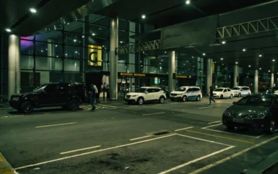 transport na lotisko w nocy